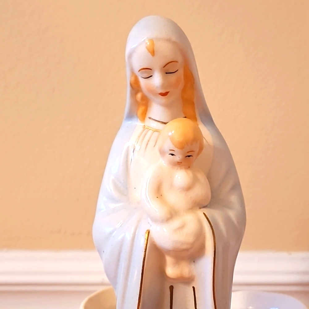 Vintage 1950s Virgin Mary with baby Jesus vase. Made in Japan handpainted bisque